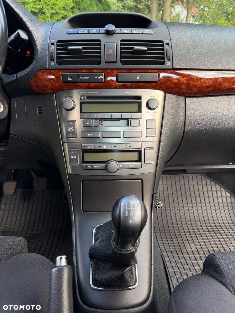 Toyota Avensis 1.8 VVT-i Sol - 14