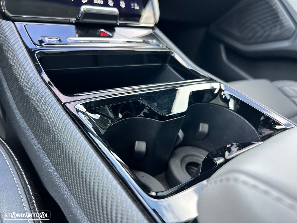 Ford Explorer 77 kWh Premium - 44