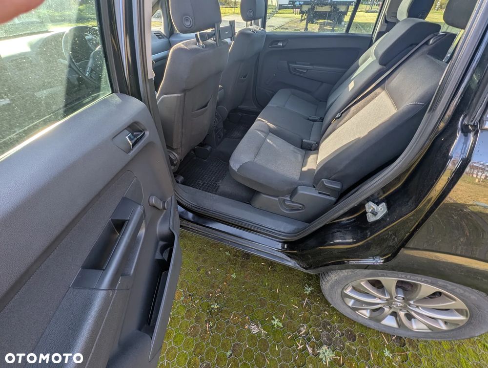 Opel Zafira 1.8 Cosmo - 23