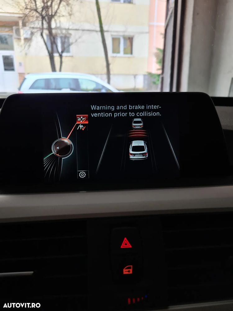 BMW Seria 3 320d Aut. - 12