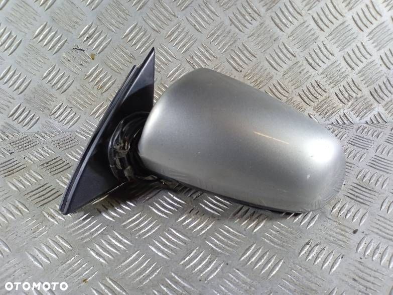 LUSTERKO LEWE AUDI A4 B6 - 1