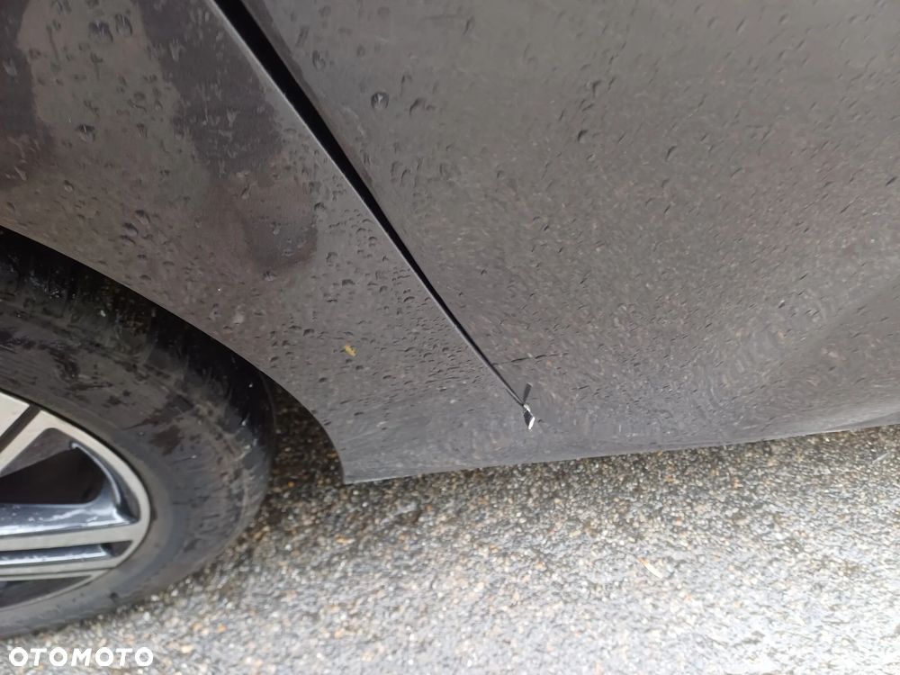 Peugeot 208 PureTech 100 EAT8 Allure - 13