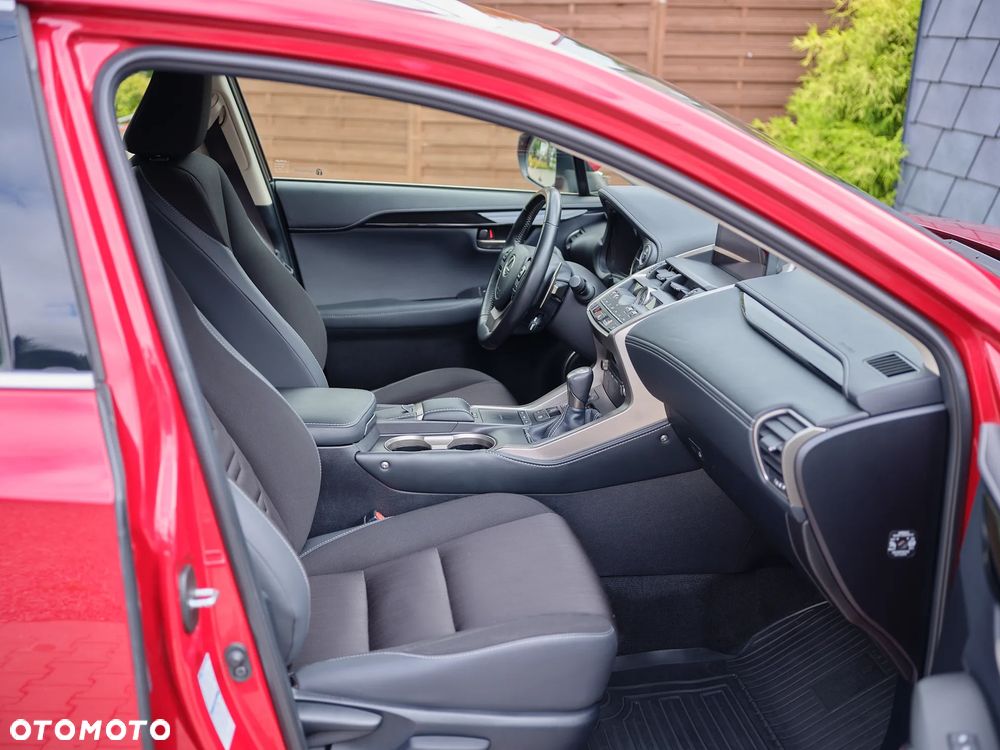 Lexus NX 300h Elegance + Business AWD - 14