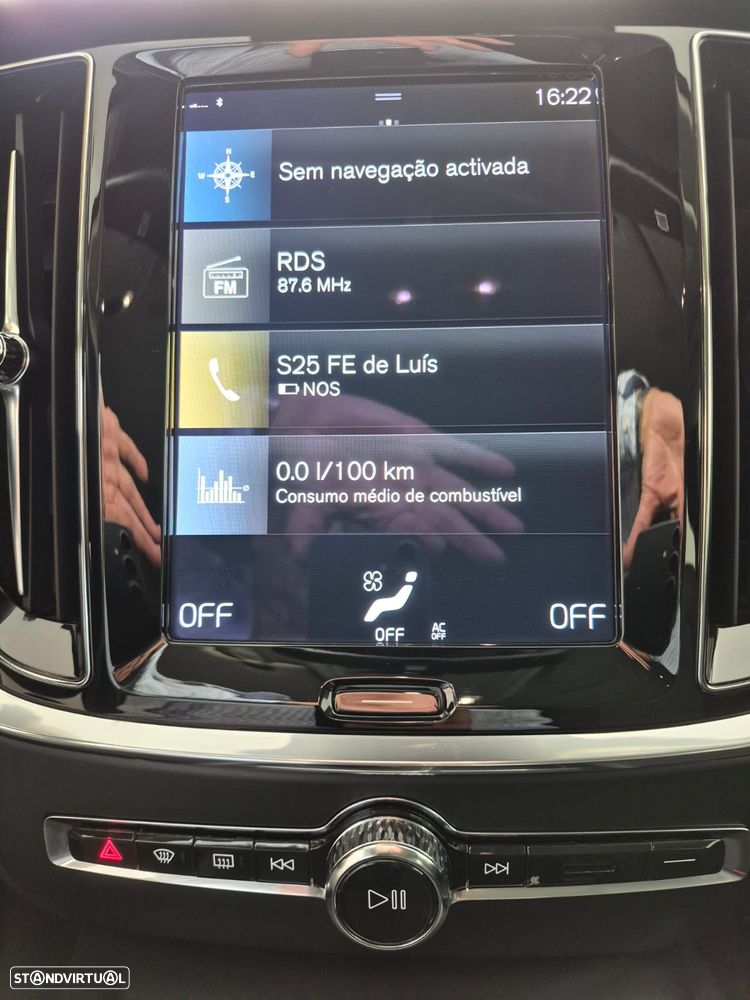 Volvo V60 2.0 B4 Momentum Core Geartronic - 15