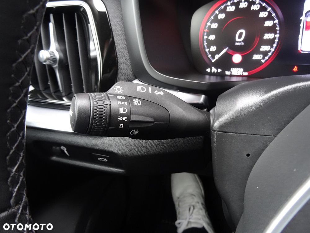 Volvo V60 B3 B Geartronic Momentum Pro - 34