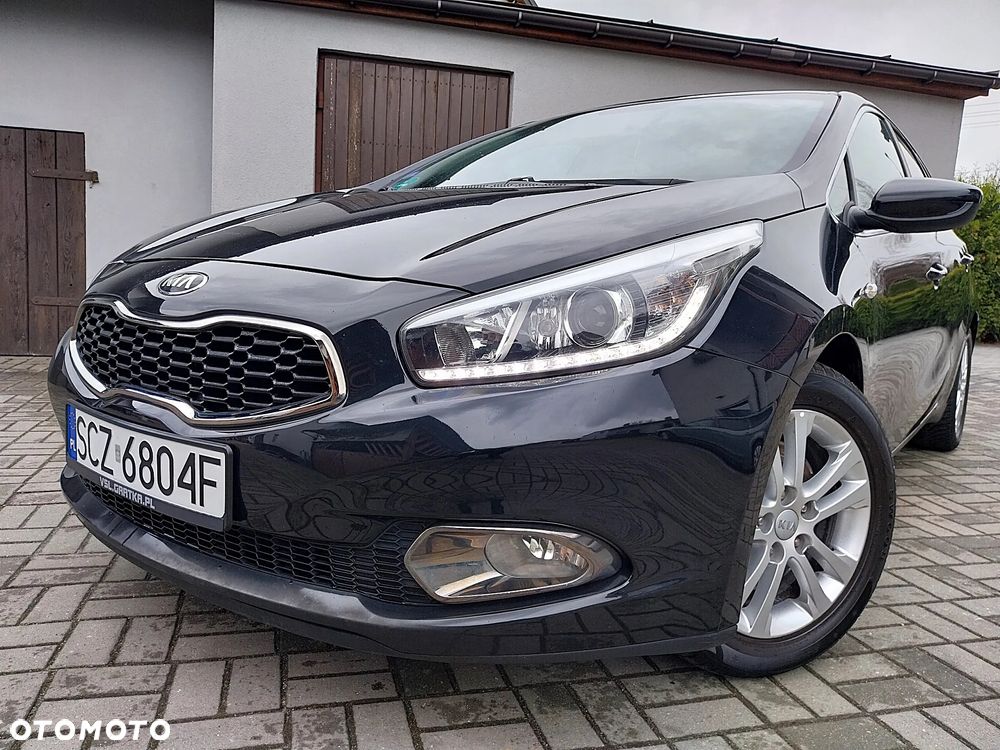 Kia Ceed 1.4 CVVT Dream Team Edition - 34