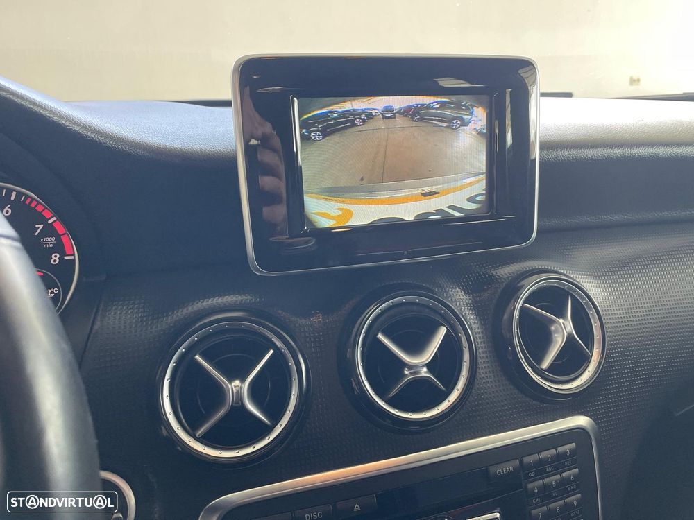 Mercedes-Benz A 180 (BlueEFFICIENCY) Urban - 13