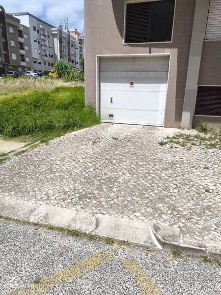 Lugar de estacionamento - Grande imagem: 2/2