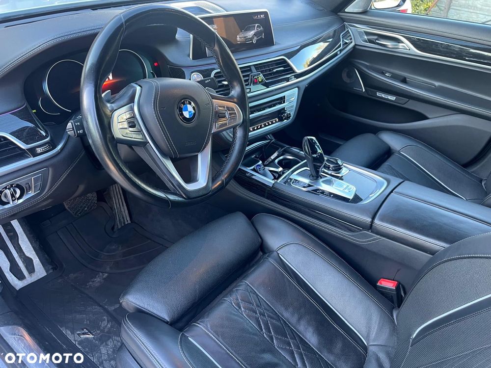 BMW Seria 7 - 8
