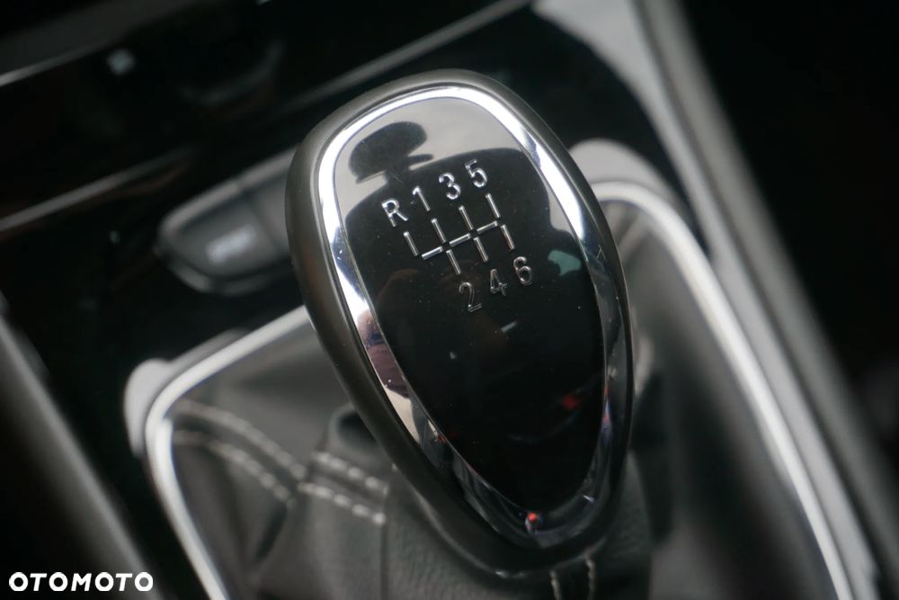 Opel Astra 1.4 Turbo Start/Stop Business - 28