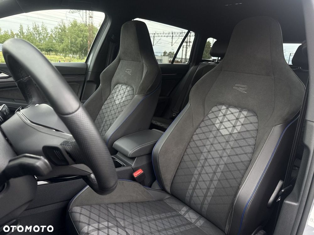 Volkswagen Golf - 12