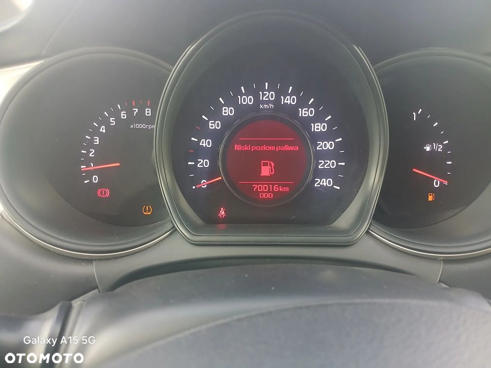 Kia Ceed - 8