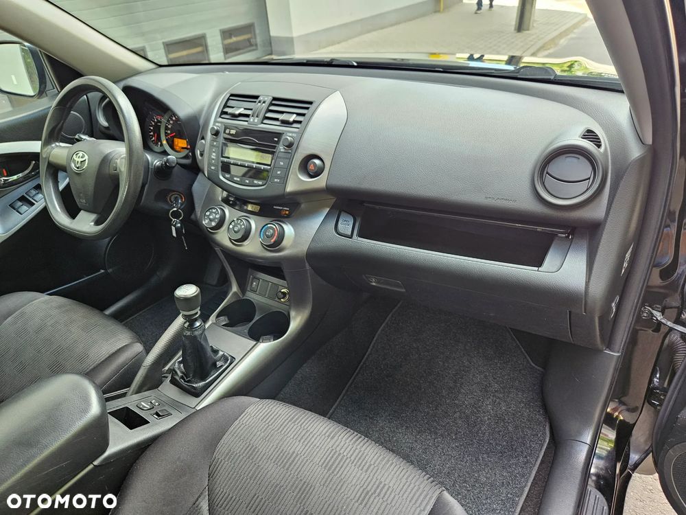Toyota RAV4 2.0 VVT-i Premium - 13