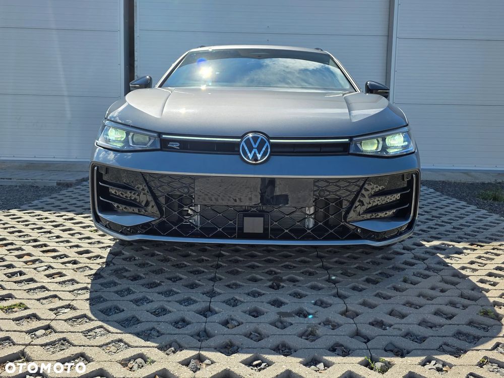 Volkswagen Passat Variant 2.0 TSI R-Line Plus DSG - 11