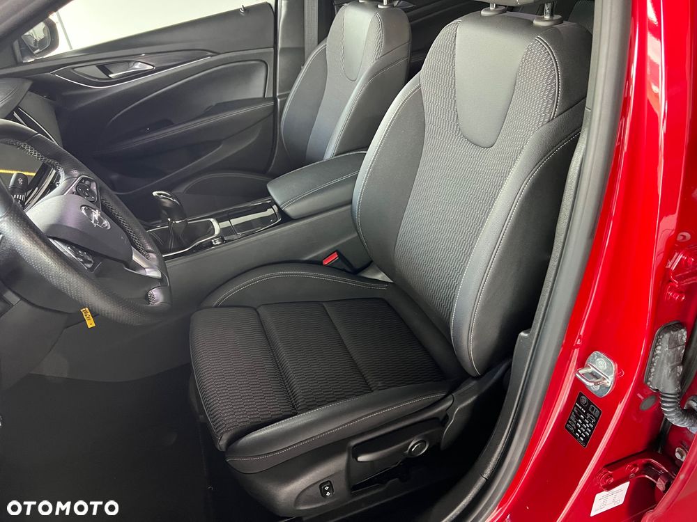 Opel Insignia - 11