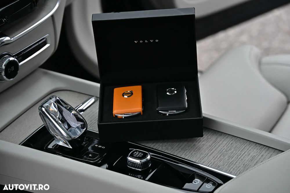 Volvo XC 60 T6 AWD Recharge Geartronic Inscription Expression - 36