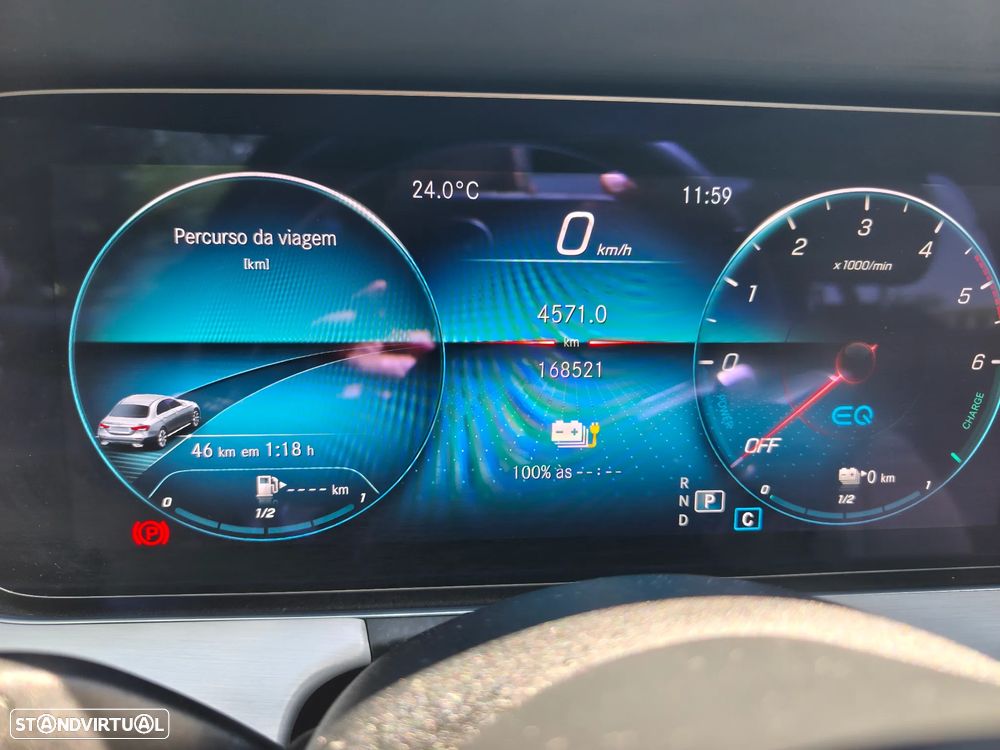Mercedes-Benz E 300 de 4Matic 9G-TRONIC AMG Line - 26