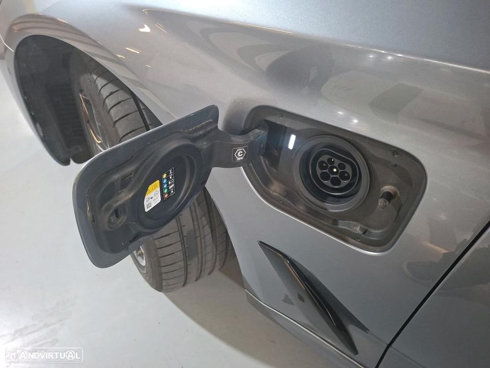 BMW 520 e Pack M - 10