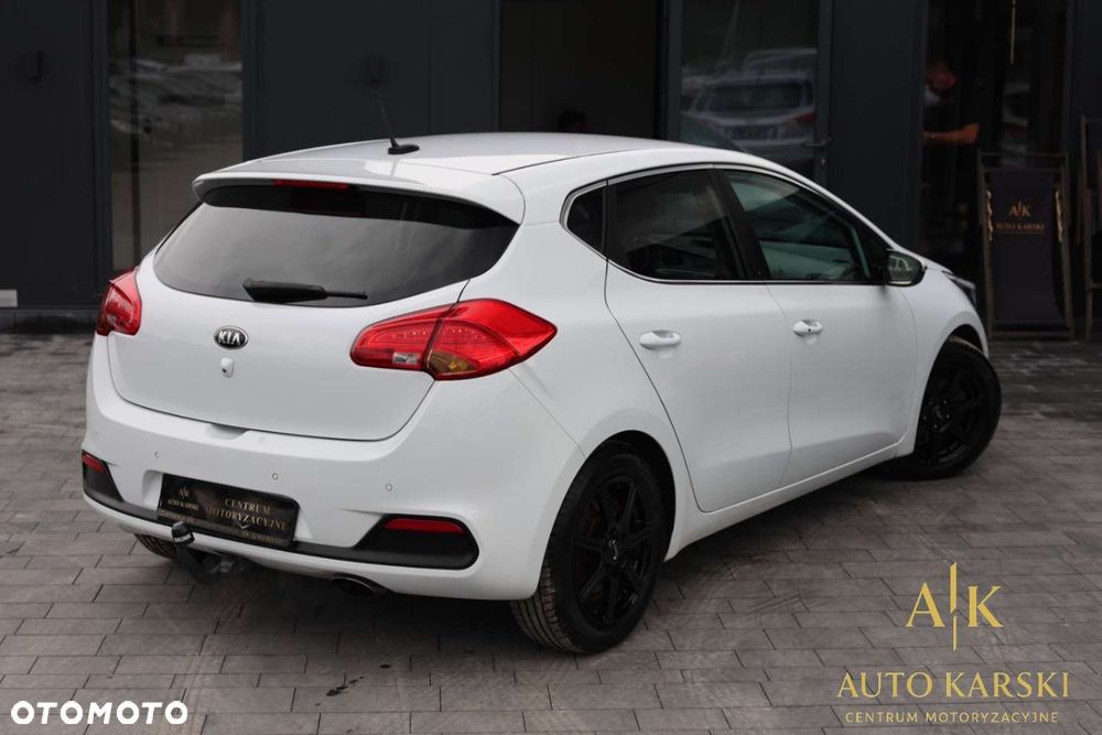 Kia Ceed - 8