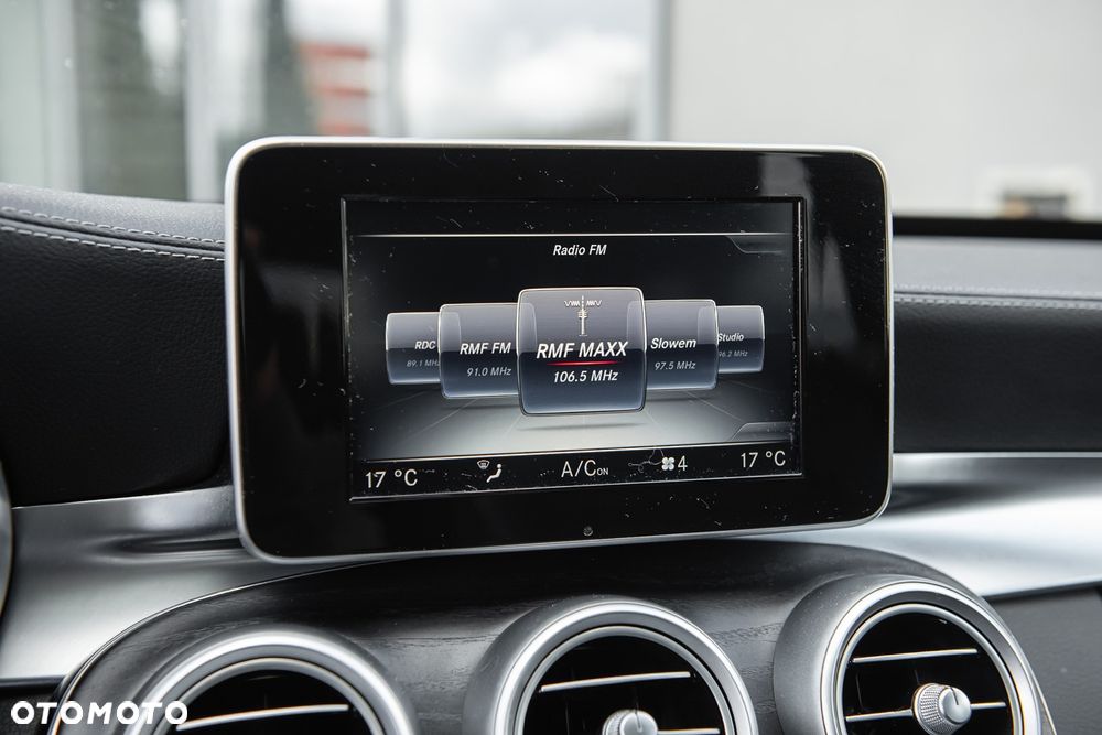Mercedes-Benz Klasa C 400 4Matic 7G-TRONIC AMG Line - 23