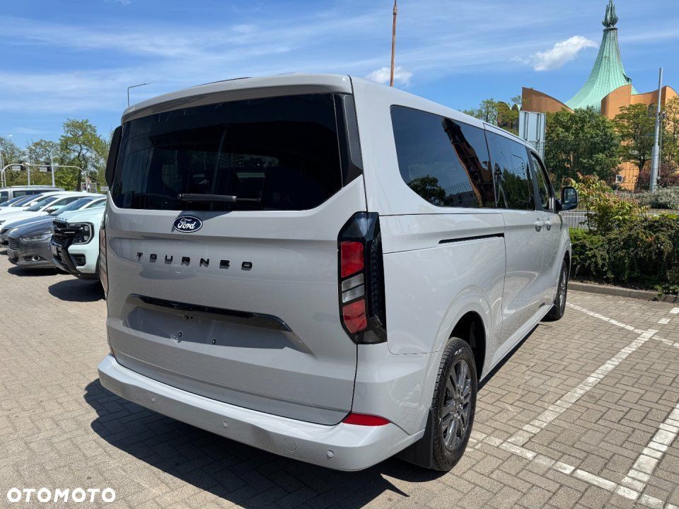Ford Tourneo Custom - 5