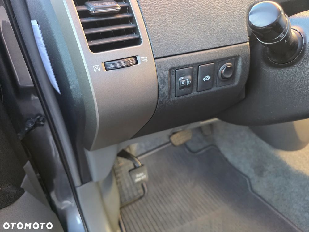 Toyota Prius 1.5 VVT-i Prestige - 32