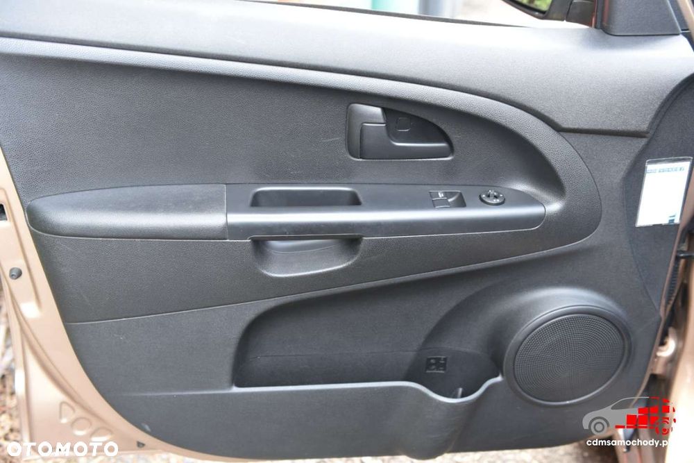 Kia Venga - 15