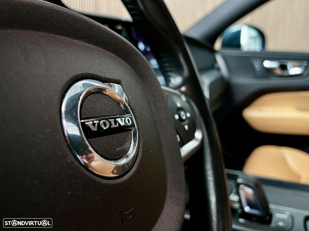 Volvo XC 60 2.0 T8 PHEV Momentum Plus AWD - 12