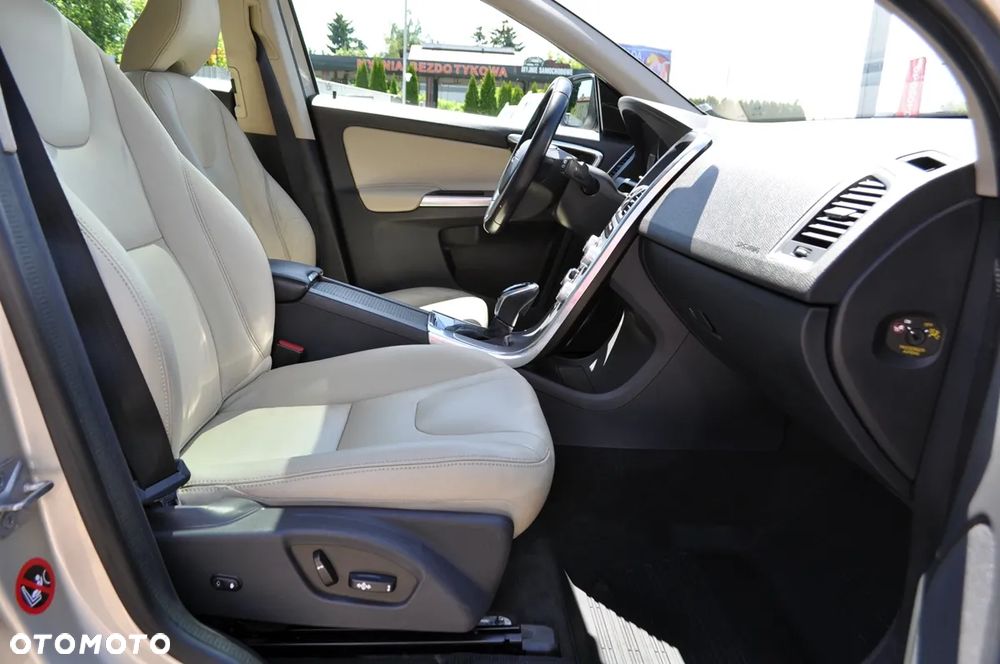 Volvo XC 60 D4 AWD Summum - 29