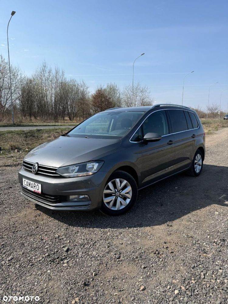 Volkswagen Touran - 1