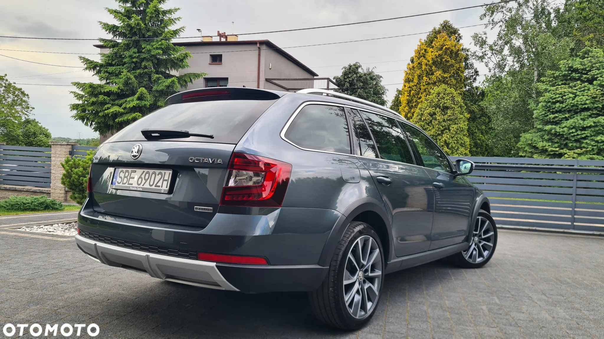 Skoda Octavia 2.0 TDI 4x4 Scout DSG - 11