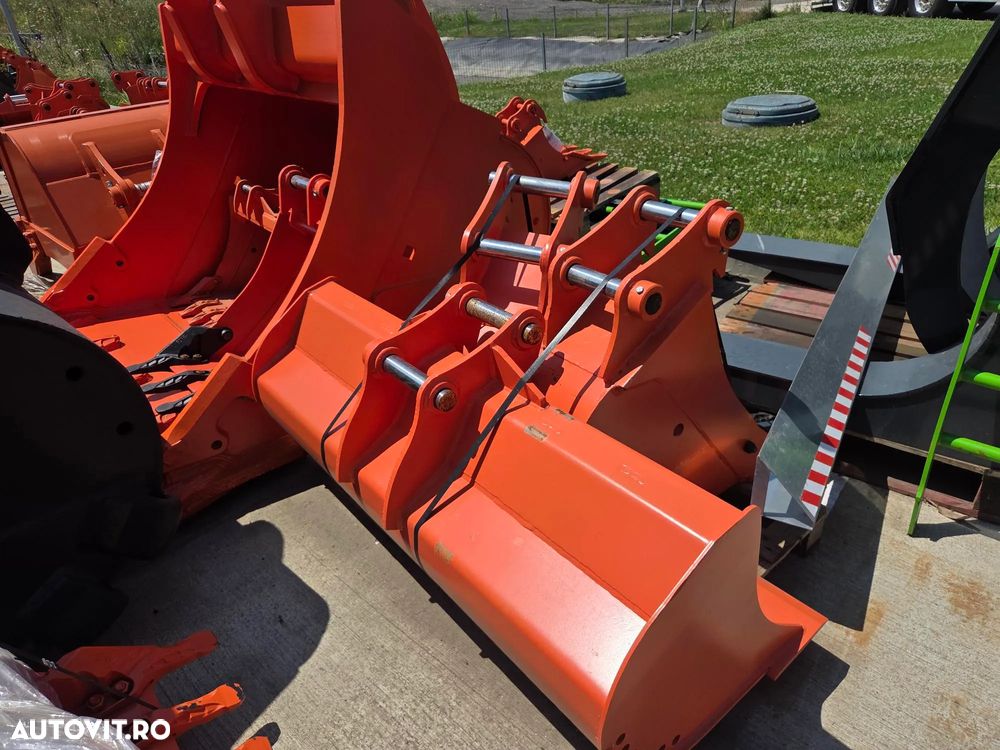 Hitachi ZX26U-6, 2,7tone, 2025, 995h, CUPLA RAPIDA HIDRAULICA+3 CUPE NOI, inst picon pe brate, senile cauciuc 90% ok, latime 1,5m, adancime sapare 3m, ridica 1,7tone, posibilitate leasing 4 ani, CA NOU-PROMOTIE 31.900 EUR+Tva - 40