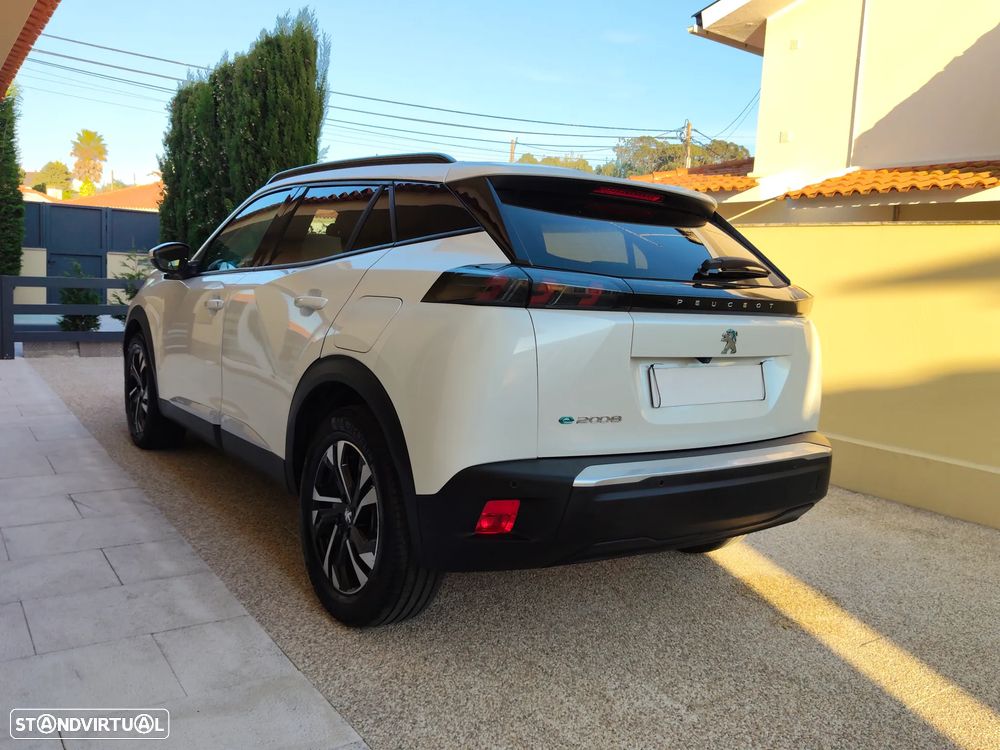 Peugeot e-2008 Allure Pack - 10