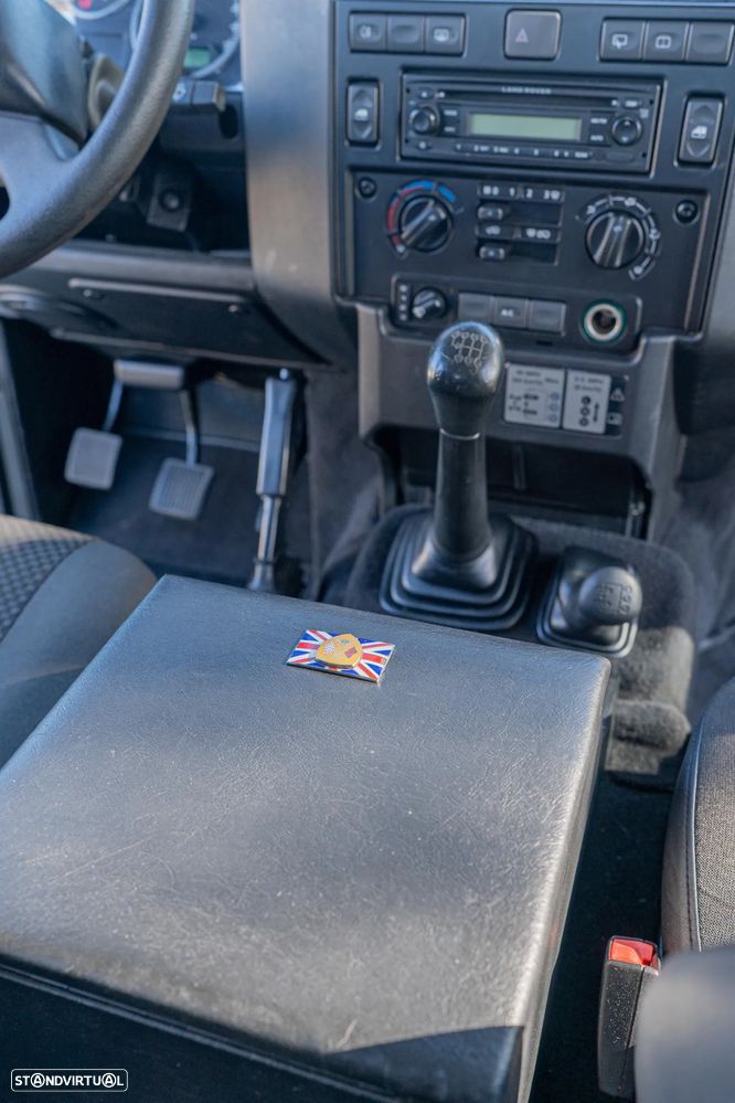 Land Rover Defender - 15