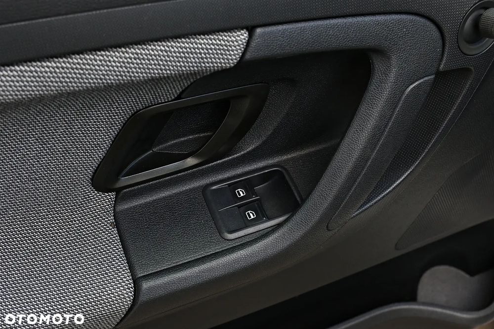 Skoda Fabia 1.2 TSI Active - 33