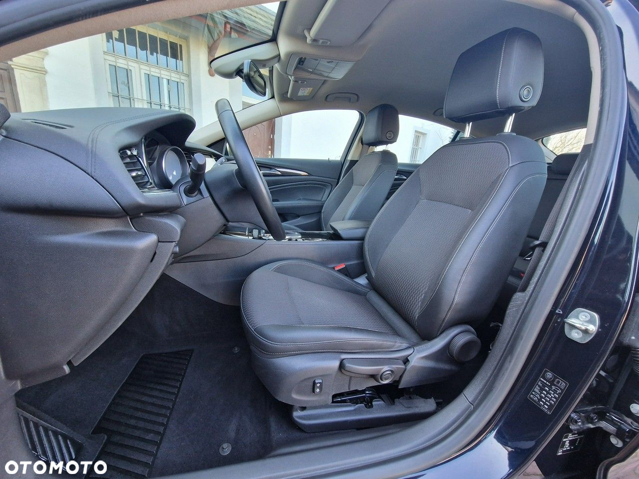 Opel Insignia 1.6 CDTI Edition - 36