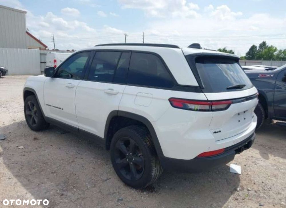 Jeep Grand Cherokee - 8