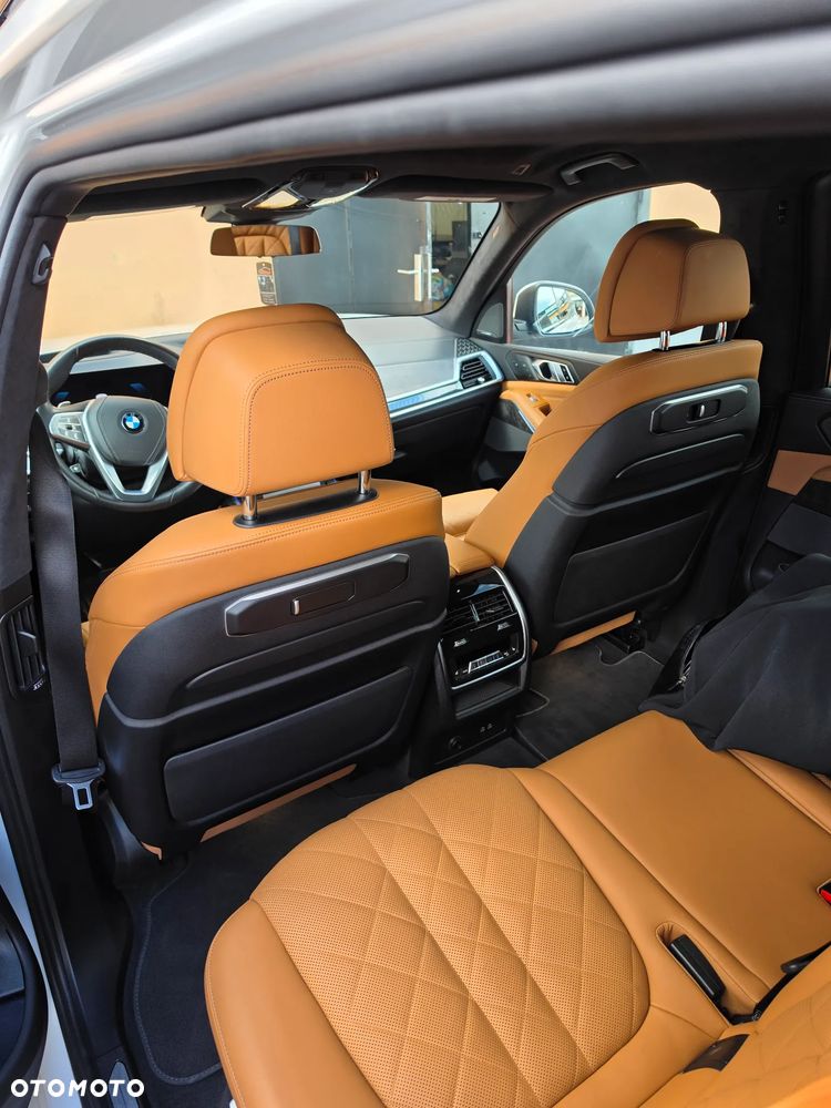 BMW X7 xDrive40i mHEV Individual Edition sport - 3