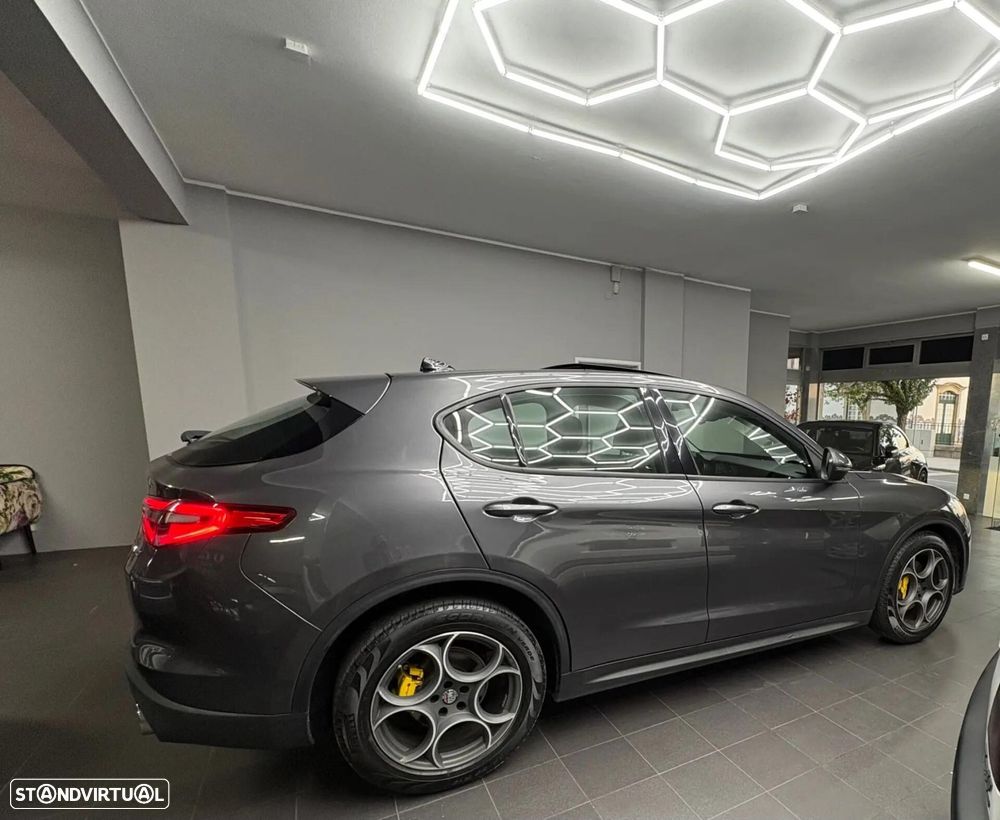 Alfa Romeo Stelvio - 29