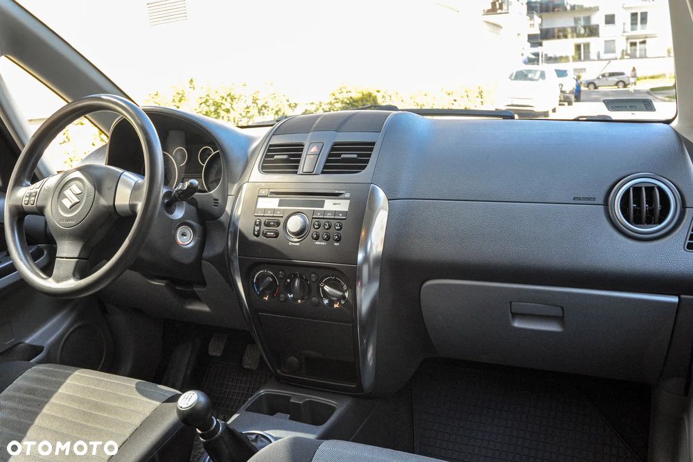 Suzuki SX4 - 10