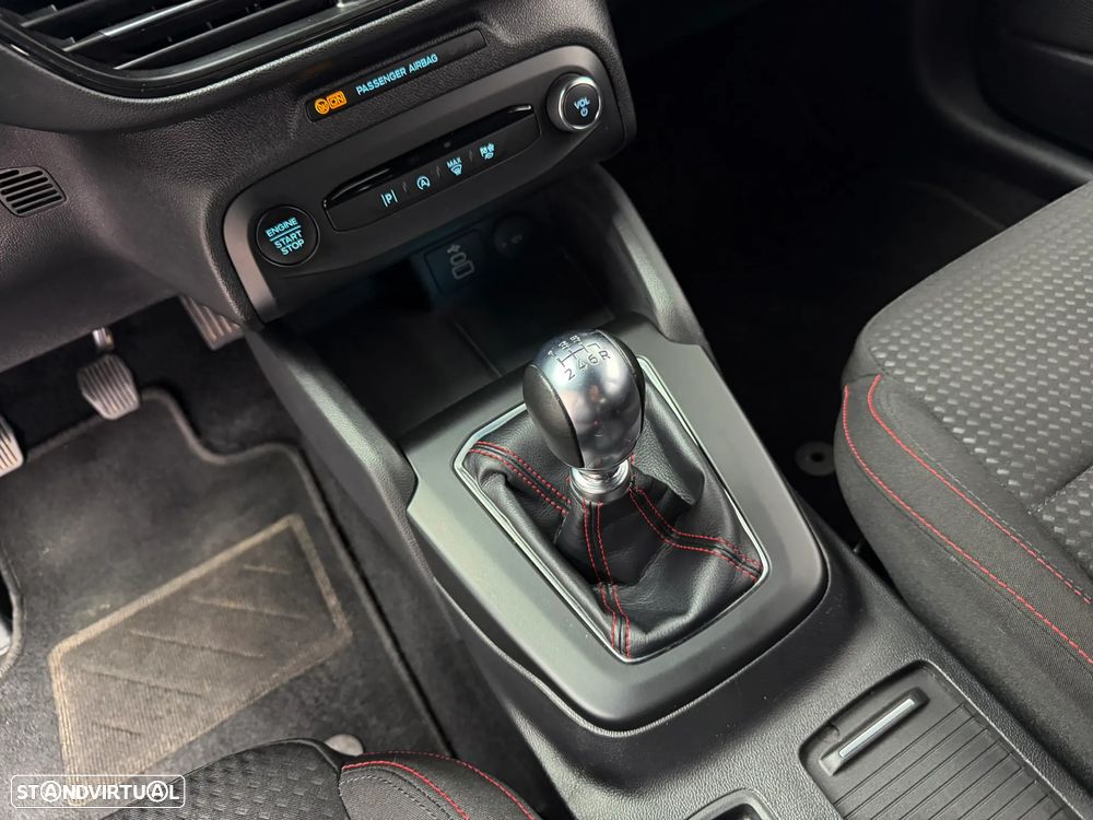 Ford Focus 1.0 EcoBoost MHEV ST-Line - 24