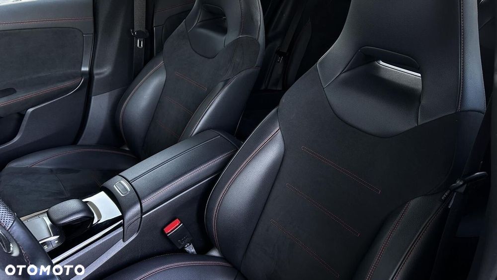 Mercedes-Benz CLA 250 e PHEV AMG Line 8G-DCT - 12