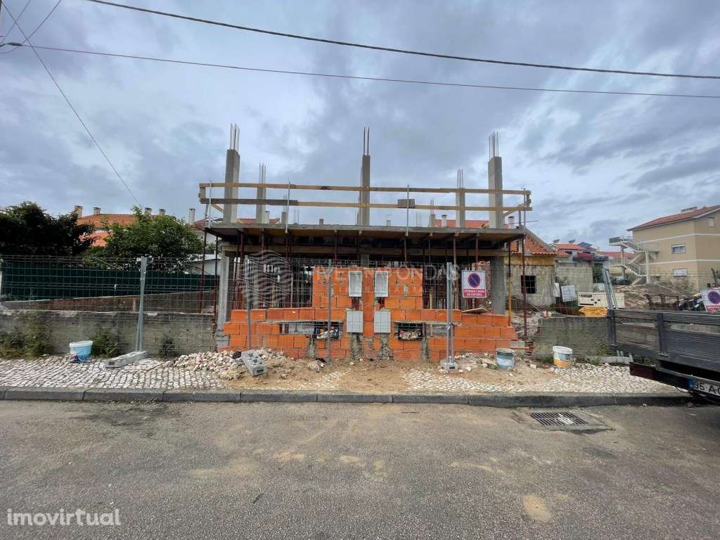 Moradia geminada T3 - Triplex | Garagem-box | Terraço - Grande imagem: 3/17