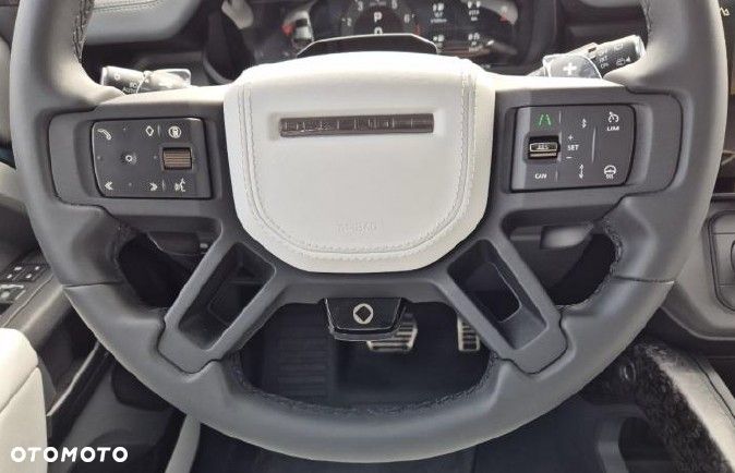 Land Rover Defender 110 P635 OCTA - 11