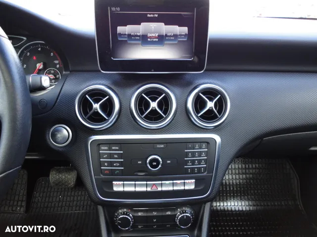 Mercedes-Benz A 180 d 7G-DCT AMG Line - 14