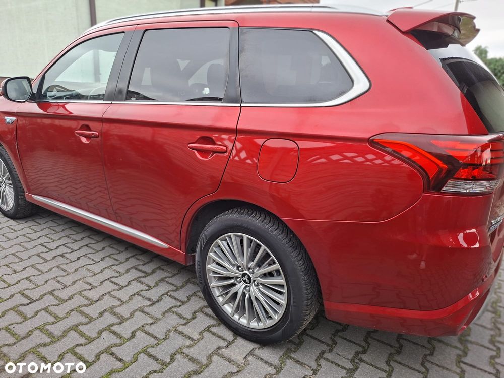 Mitsubishi Outlander 2.4 4WD Diamant+ - 7