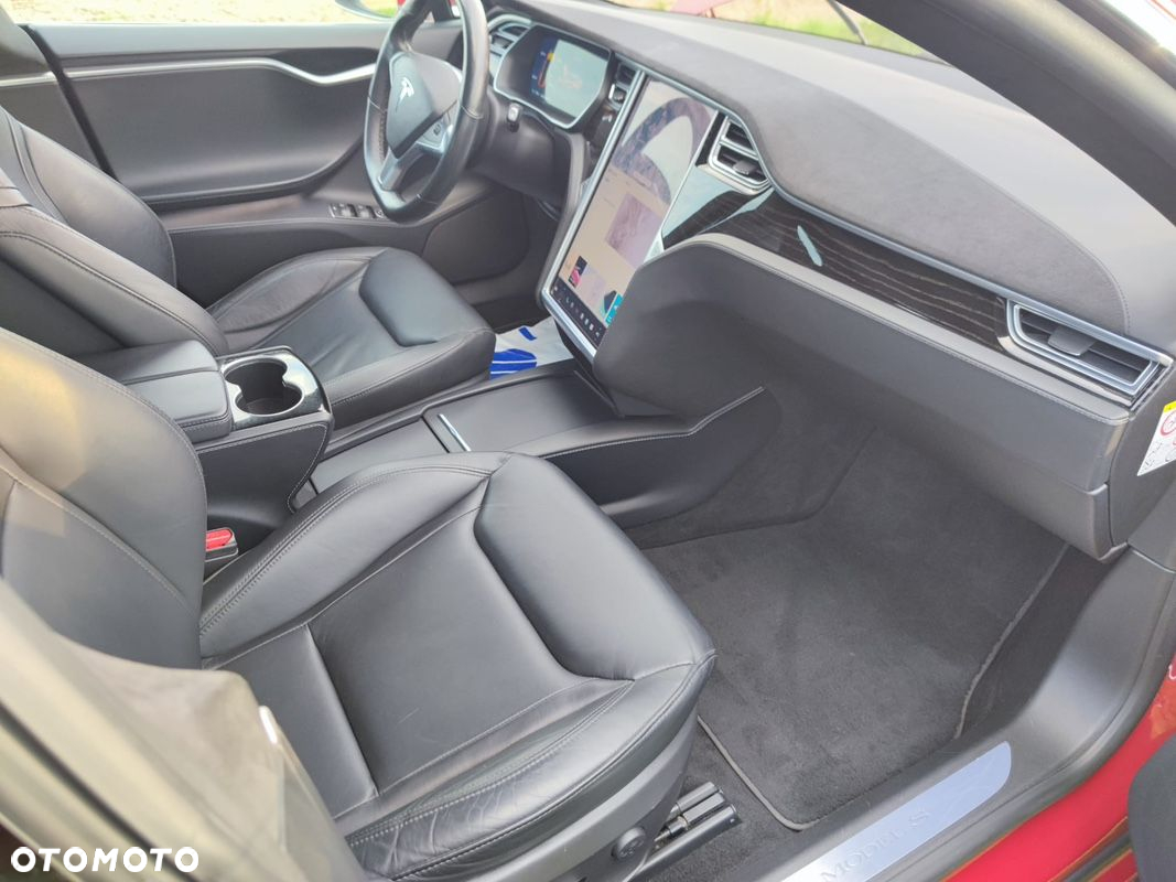 Tesla Model S Performance - 34