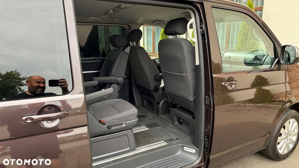 Volkswagen Multivan - 28