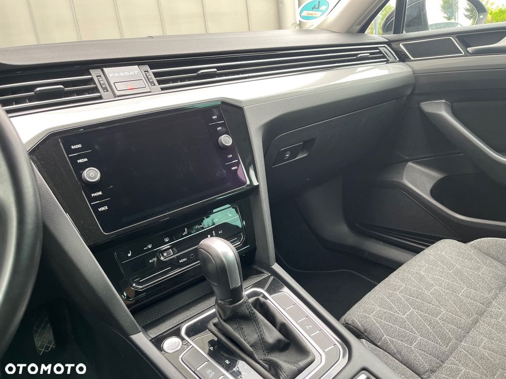 Volkswagen Passat - 18