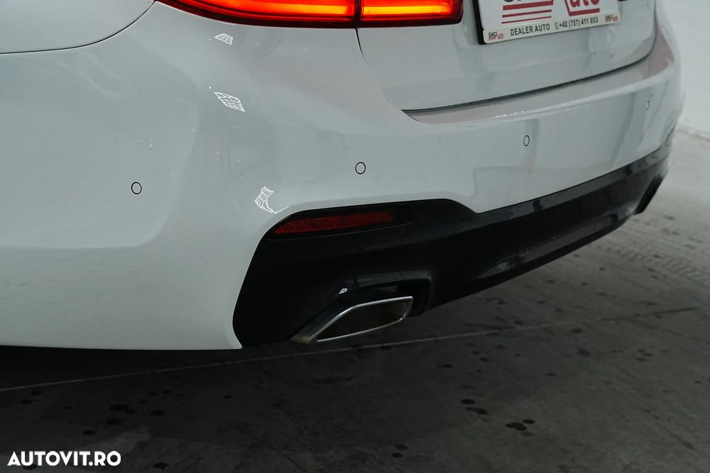 BMW Seria 5 520i Aut. M Sport Edition - 36